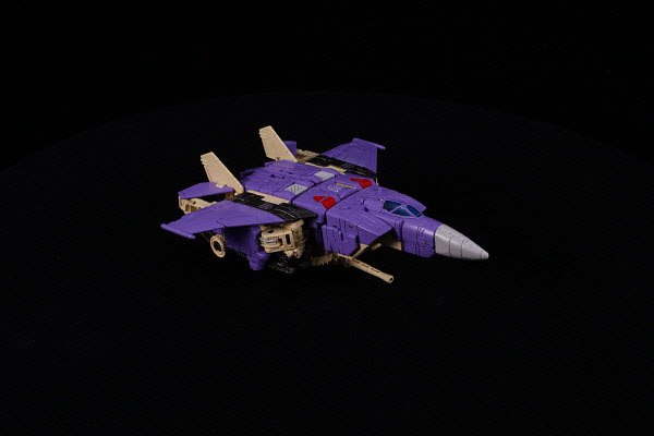 January Legends Series Official Photos   LG58 Clone Bots, LG59 Blitzwing, LG60 Overlord 078 (78 of 121)